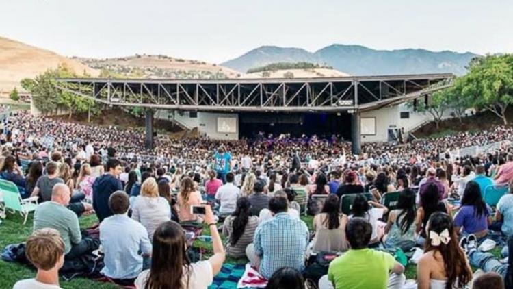 Large group gathered for concert at Concord Pavilion in Concord CA