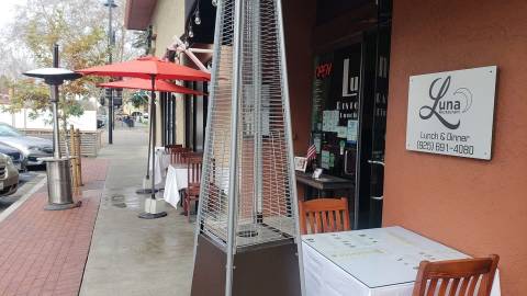 Enjoy These Dining Experiences at Luna Restaurant!