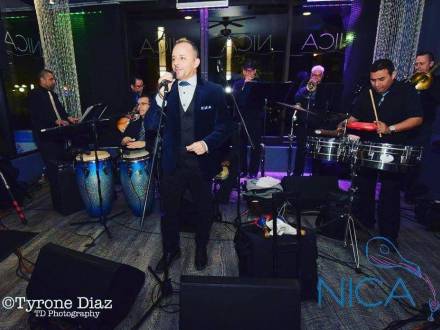 live singer in restaurant