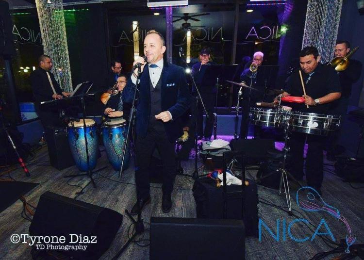 live singer in restaurant