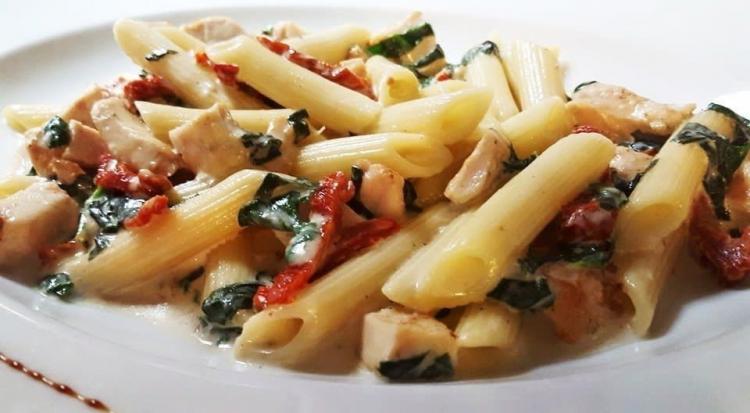 plate full of pasta